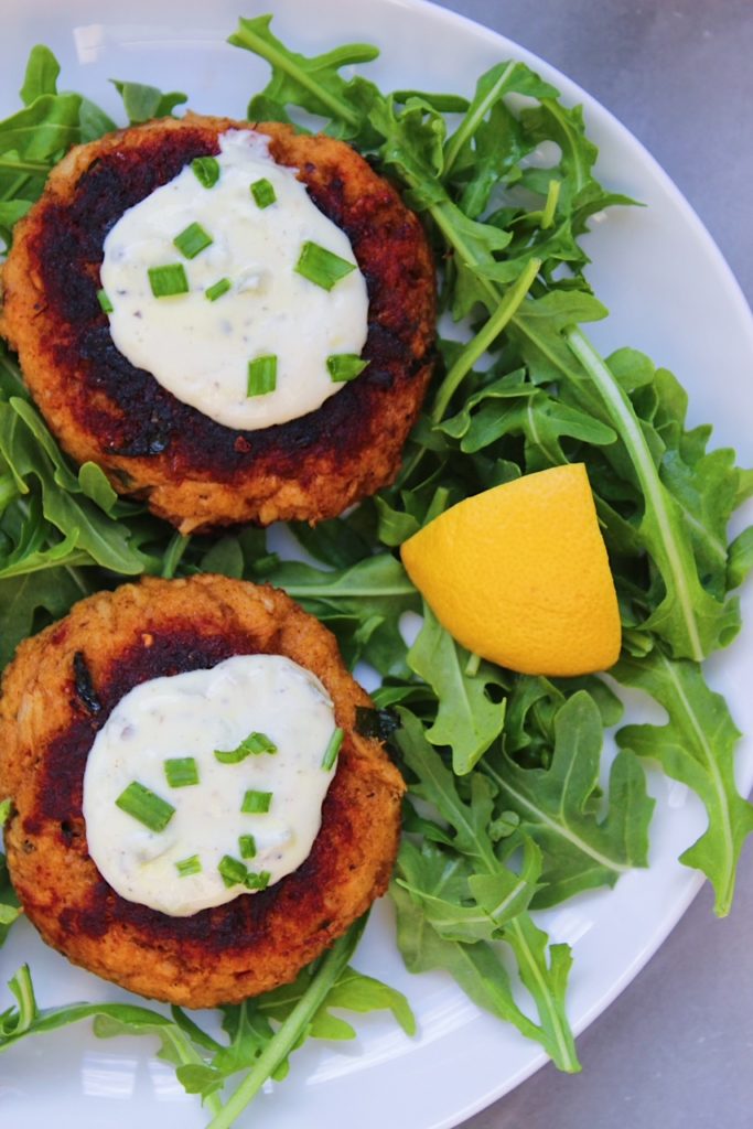 Crab Cakes with Sriracha Aioli